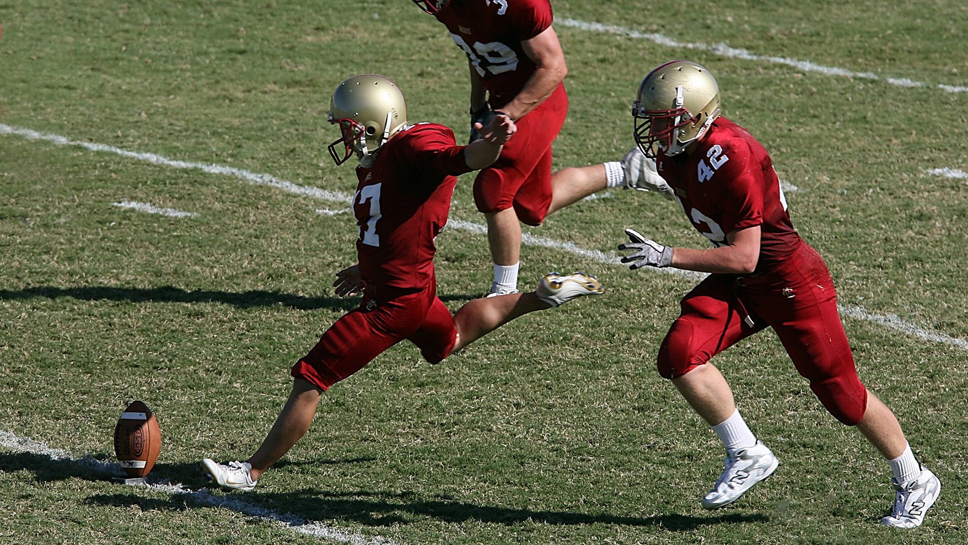 莫莉·奥卡拉汉展现新生代游泳实力，莫利卡拉汉